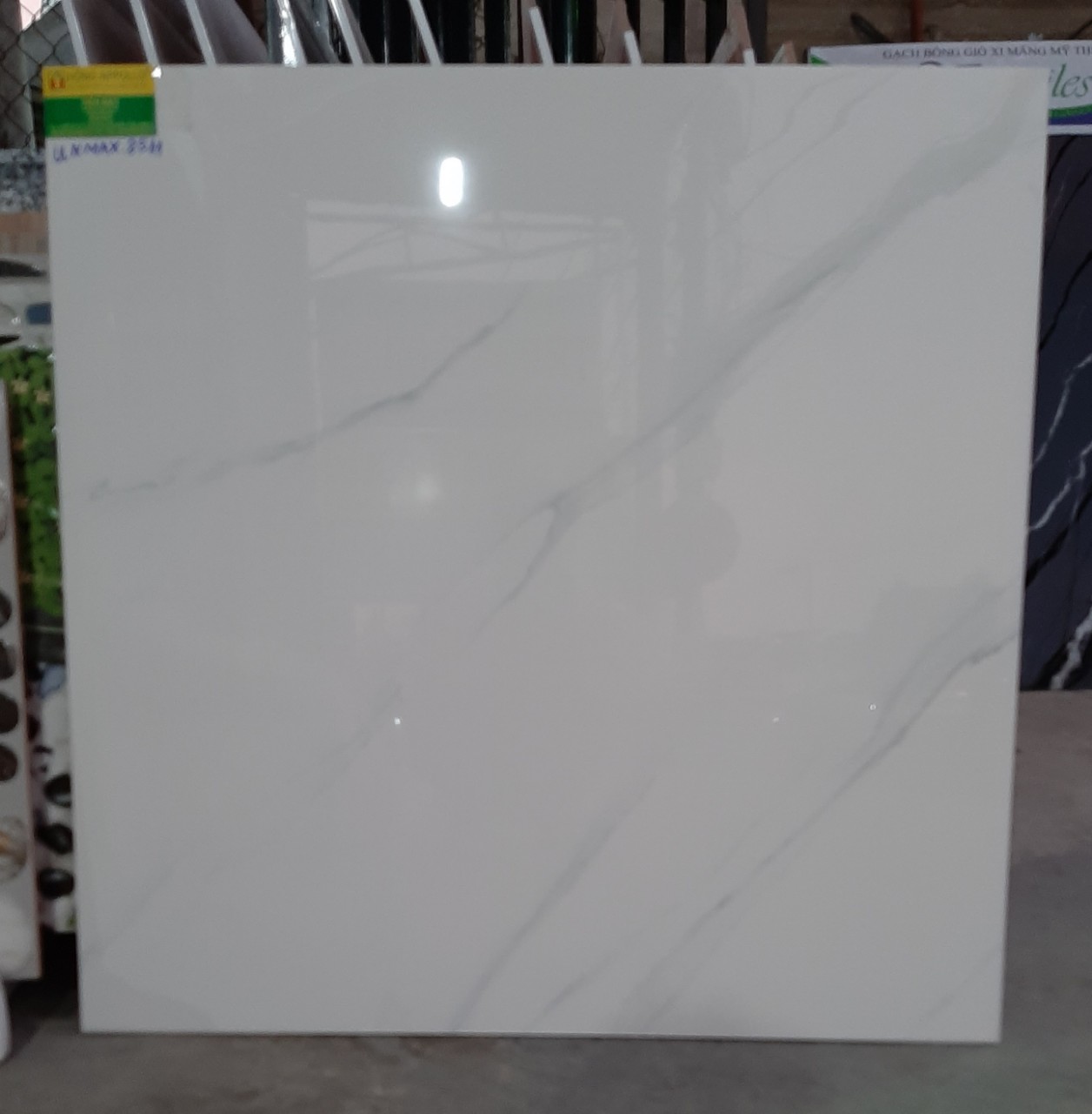 Gạch cao cấp 80x80 quận 9