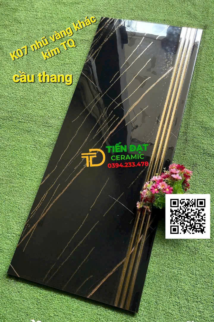 Gạch Lót Cầu Thang 47x120 Đen Nhũ Vàng Cao Cấp Mẫu Mới TQ