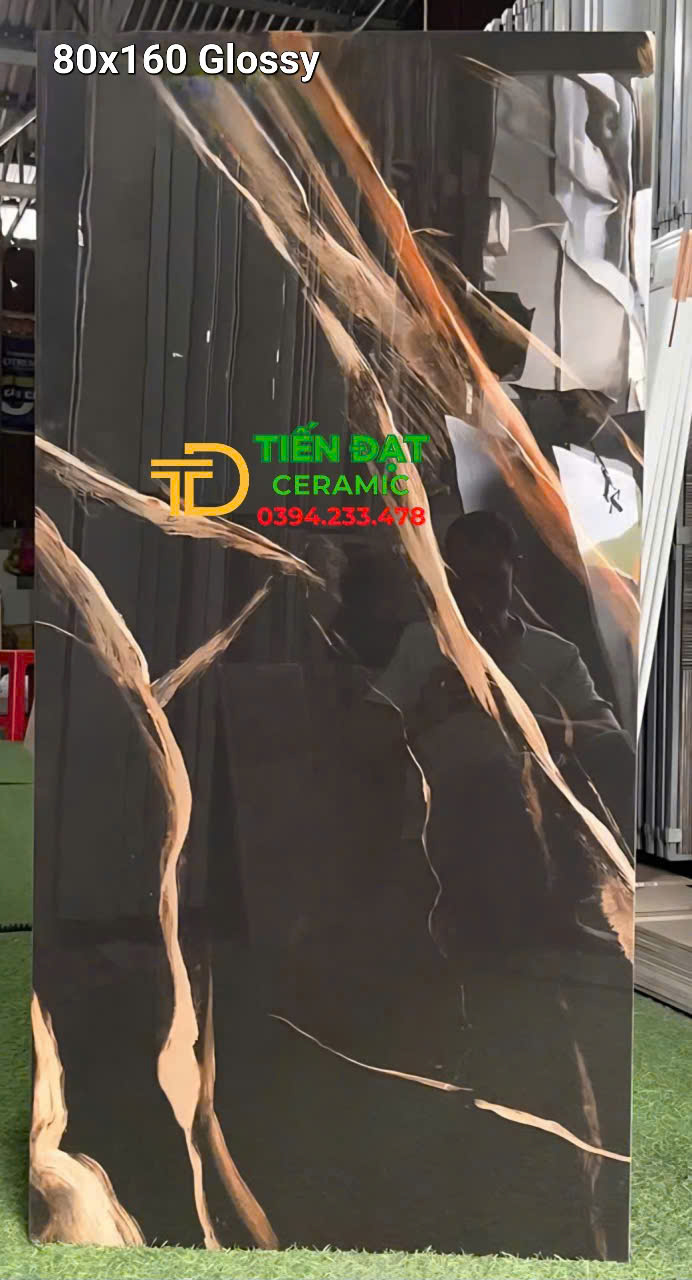 Gạch Ốp Tường Khổ Lớn 80x160 Ốp Mặt Tiền Đen Ánh Vàng