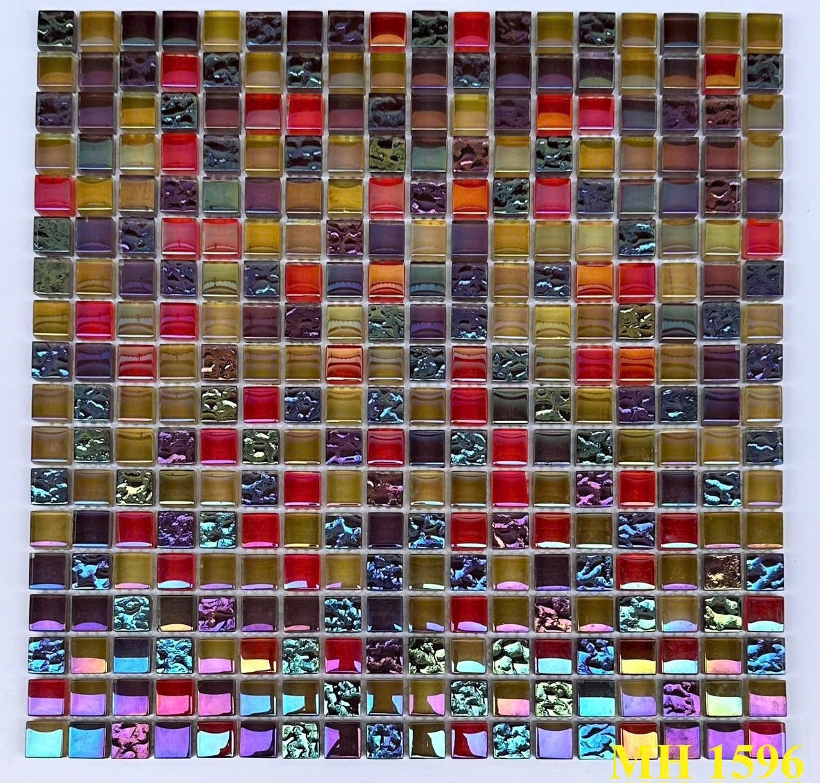 Mosaic Mẫu Mới Trang Trí Quan Karaoke 30x30 Đổi Mầu