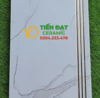 Gạch Lát Cầu Thang 47x120 Trắng Khắc Kim Tuyến Mẫu Mới