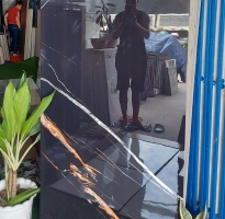 Gạch Ốp Mặt Tiền 80x160 Đen Vân Trắng Vàng