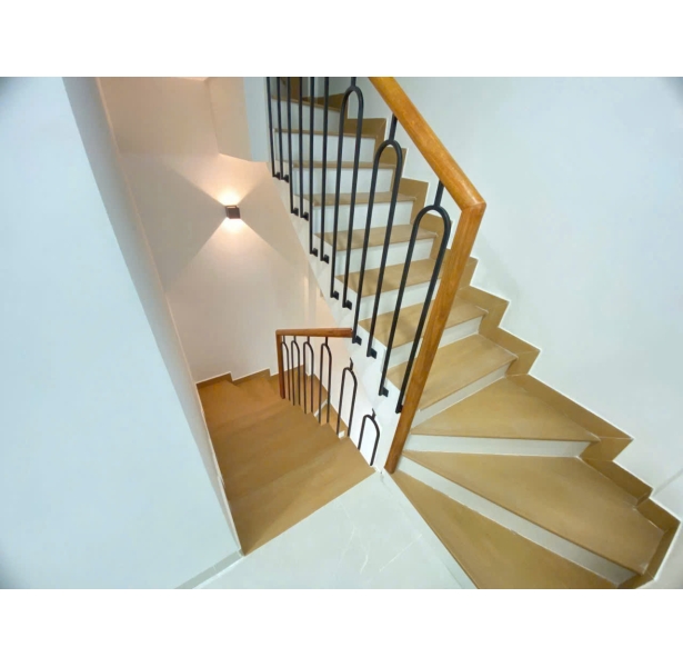 Gạch Lót Cầu Thang 30x120 Vân Vàng Giả Gỗ Tam Cấp TQ