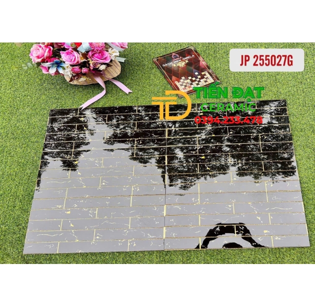 Tổng Kho Gạch Trang Trí TQ 25x50 Đen Nhũ Vàng 